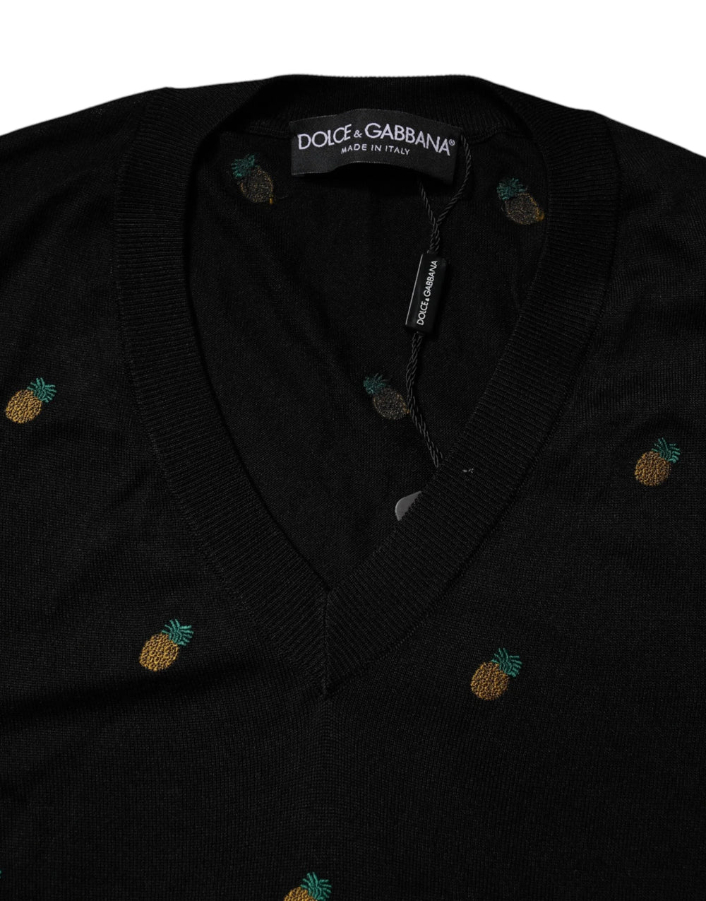 Dolce & Gabbana Black Pineapple Crew Neck Pullover Sweater - IT44 | XS - Sweaters