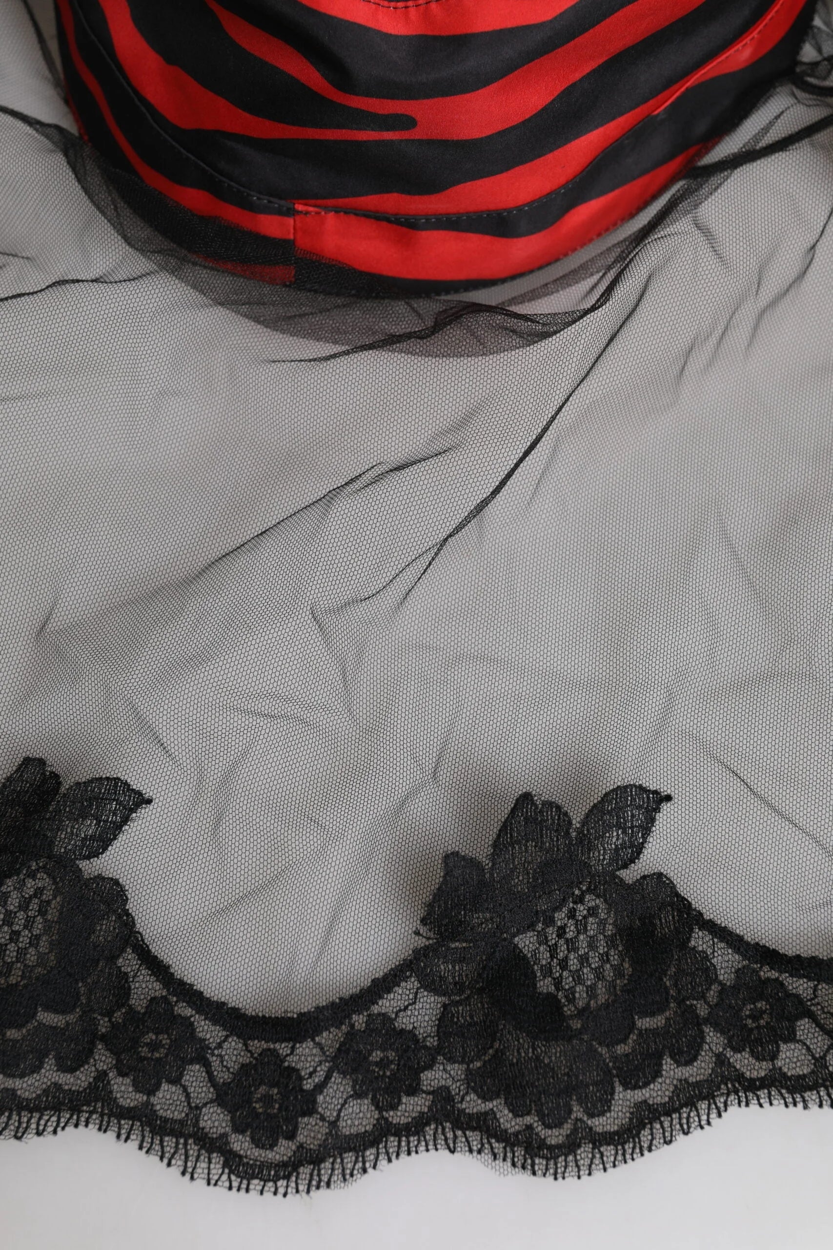 Dolce & Gabbana Black Red Stripes Lace Tulle Bucket Hat - 57 cm|S - Bucket Hats