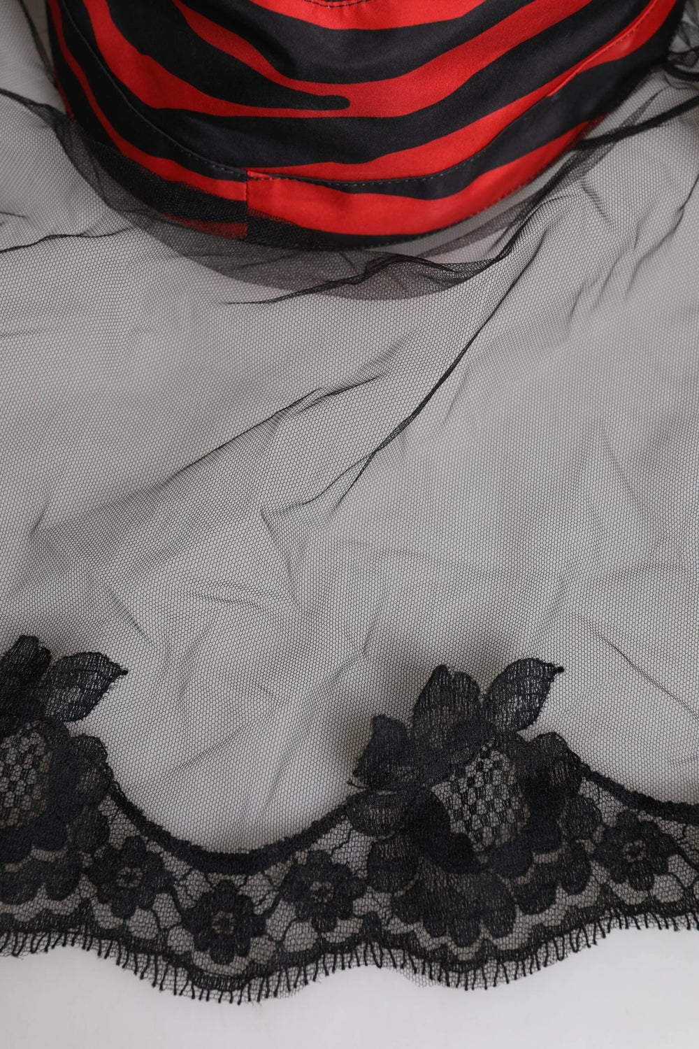 Dolce & Gabbana Black Red Stripes Lace Tulle Bucket Hat - 57 cm|S - Bucket Hats