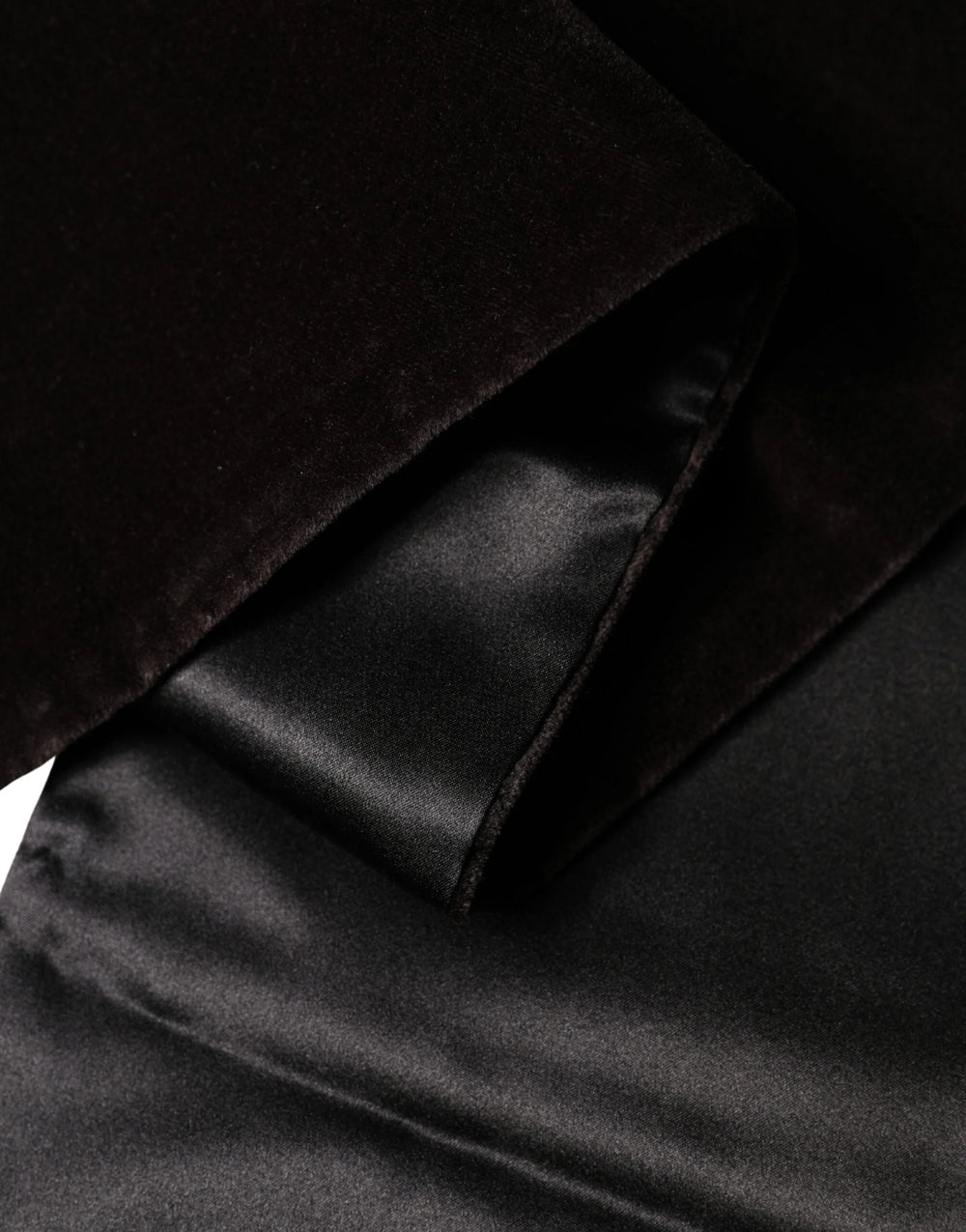 Dolce & Gabbana Black Silk Fringe Neck Wrap Foulard 139.5cm x 15.5cm Scarf