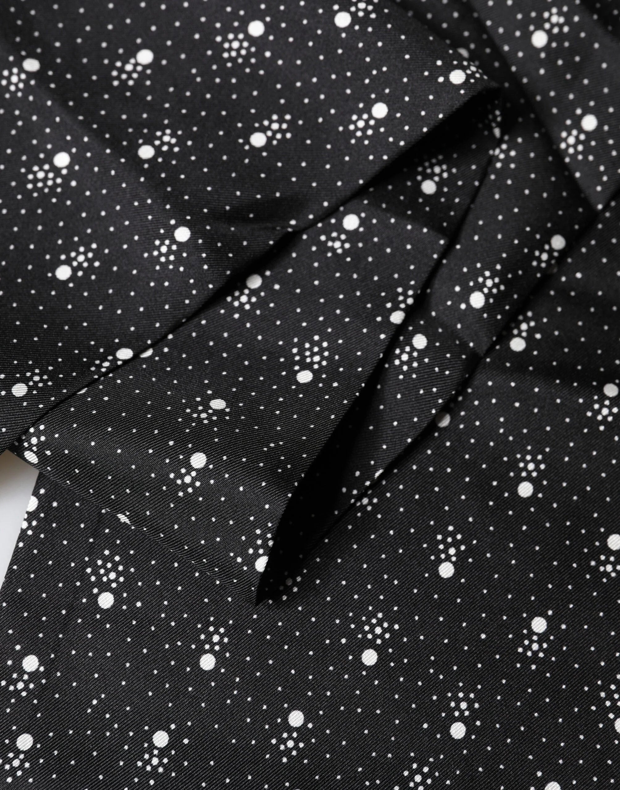 Dolce & Gabbana Black White Silk Dotted Print Foulard 140cm X 15cm Scarf