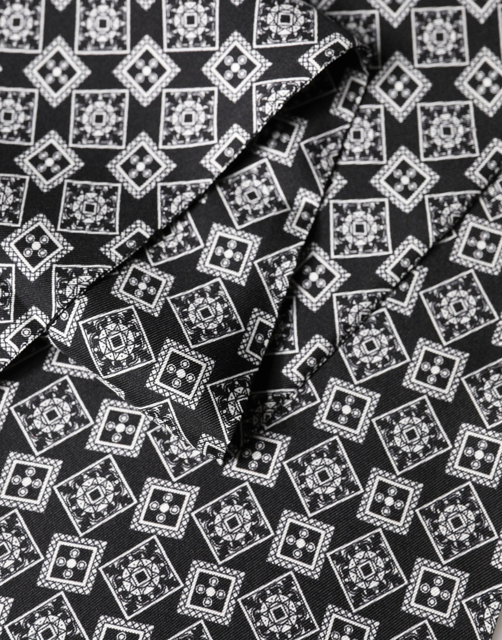 Dolce & Gabbana Black White Silk Geometric Neck Wrap 142cm X 15cm Scarf