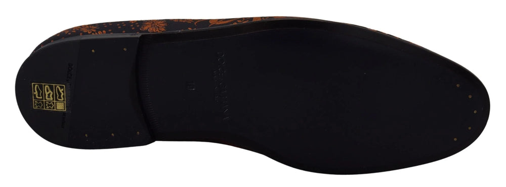 Pohjanäkymä Dolce & Gabbana -loafereista, laadukas käsityö ja kestävä viimeistely.