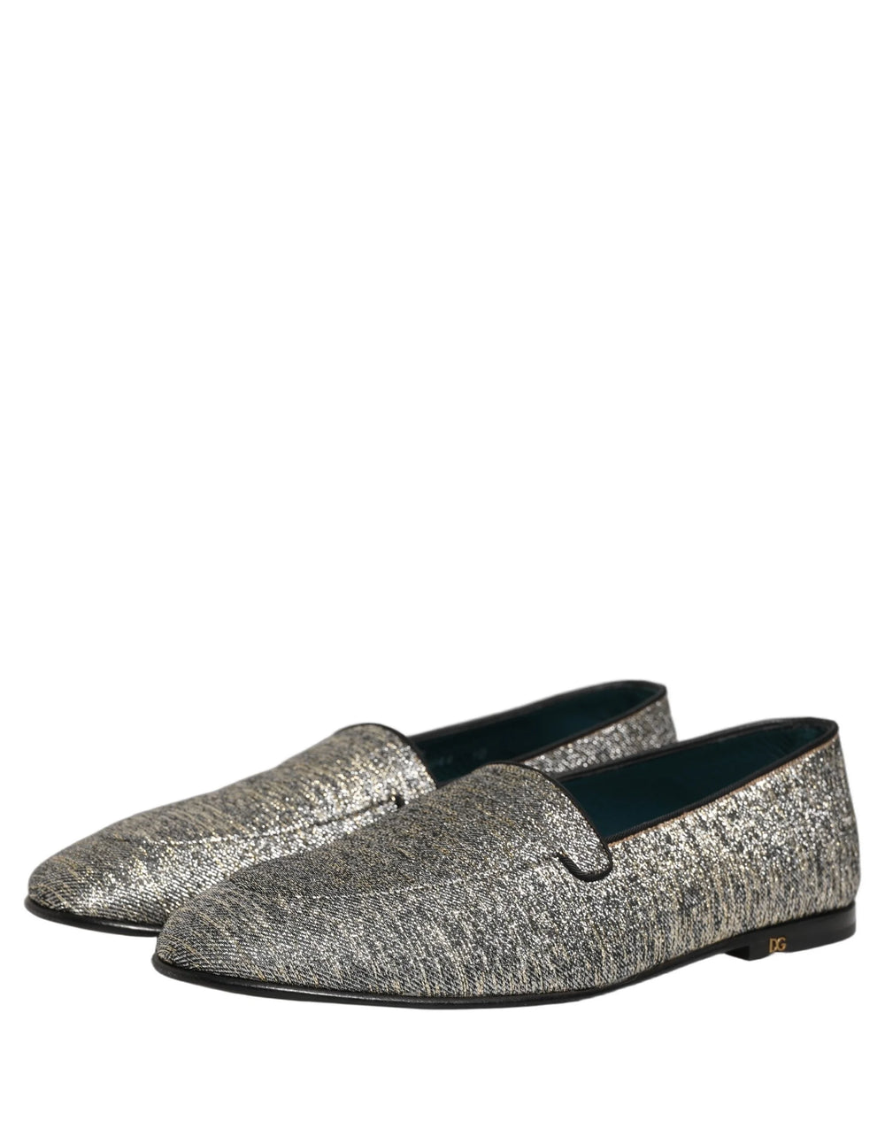 Van bovenaf gezien van grijze glitter loafers van Dolce & Gabbana met een luxe lederen voering en een gemarkeerde binnenzool.