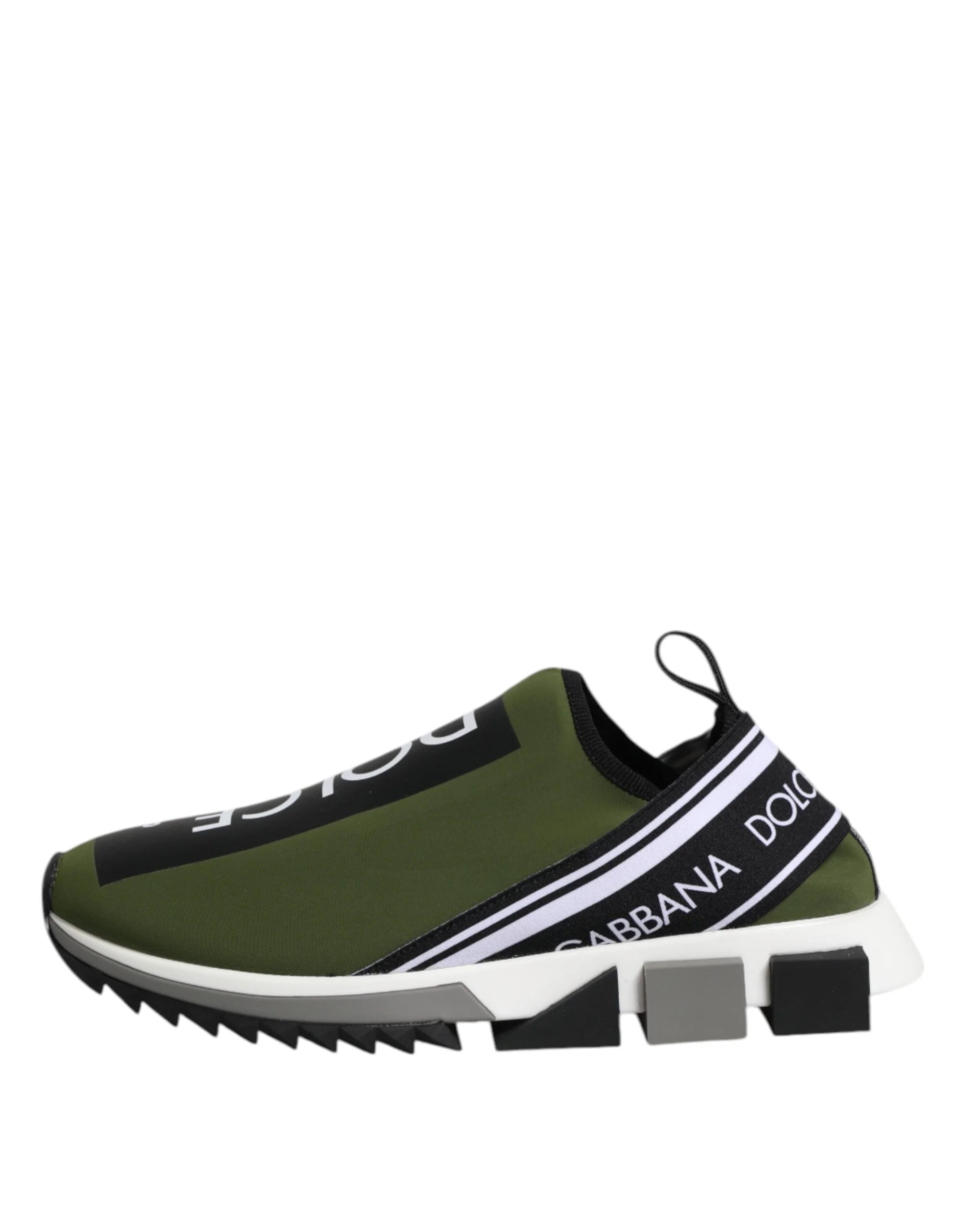 Θέα από πάνω του slip-on σιλουέτας των πράσινων παπουτσιών Dolce & Gabbana Sorrento με επώνυμα μαξιλαράκια εσωτερικού χώρου.