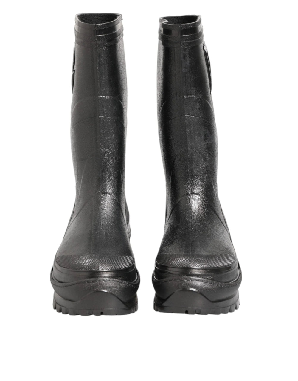 Čierne dámske čižmy Dolce & Gabbana s metalickým povrchom, ktoré sa dajú ľahko obliecť, v štýlovej zmesi PVC a kože, záber spredu.