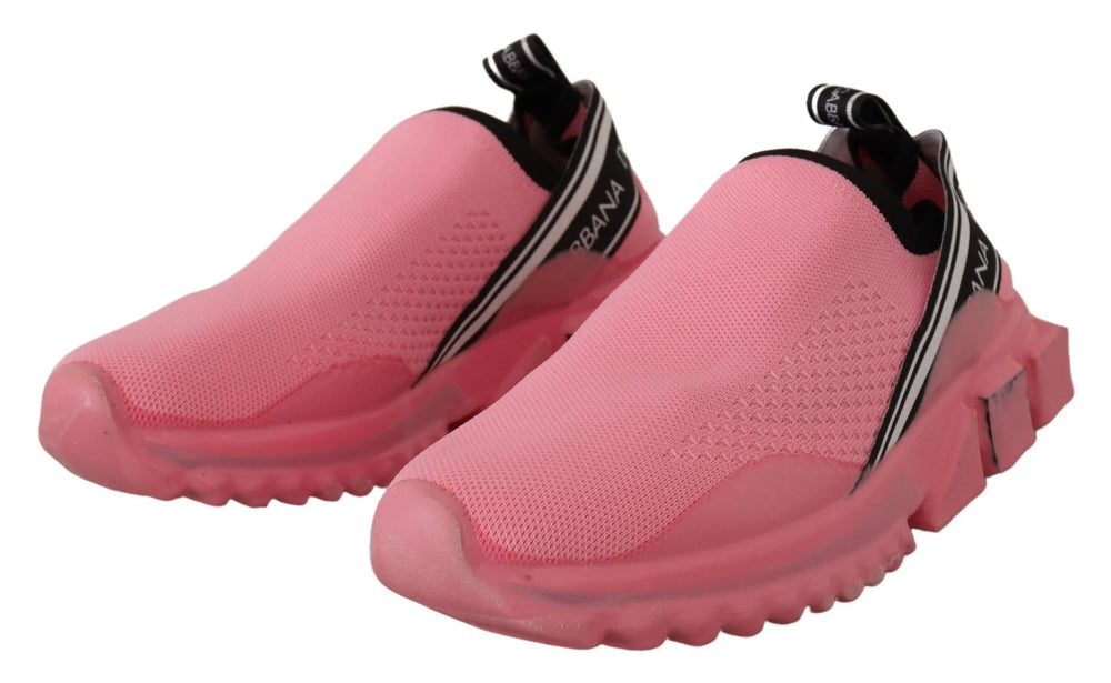 Ružové slip-on tenisky Dolce & Gabbana Sorrento s objemnou geometrickou podrážkou a výrazným logom na vrchnom diely.