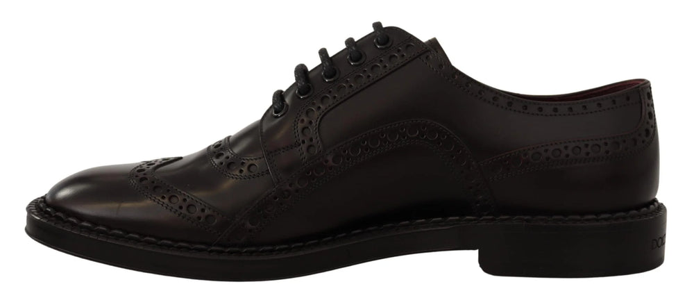 Priveliște din spate a pantofilor Oxford cu vârf din piele lila de la Dolce & Gabbana, evidențiind toc întărit și cusături tonale.