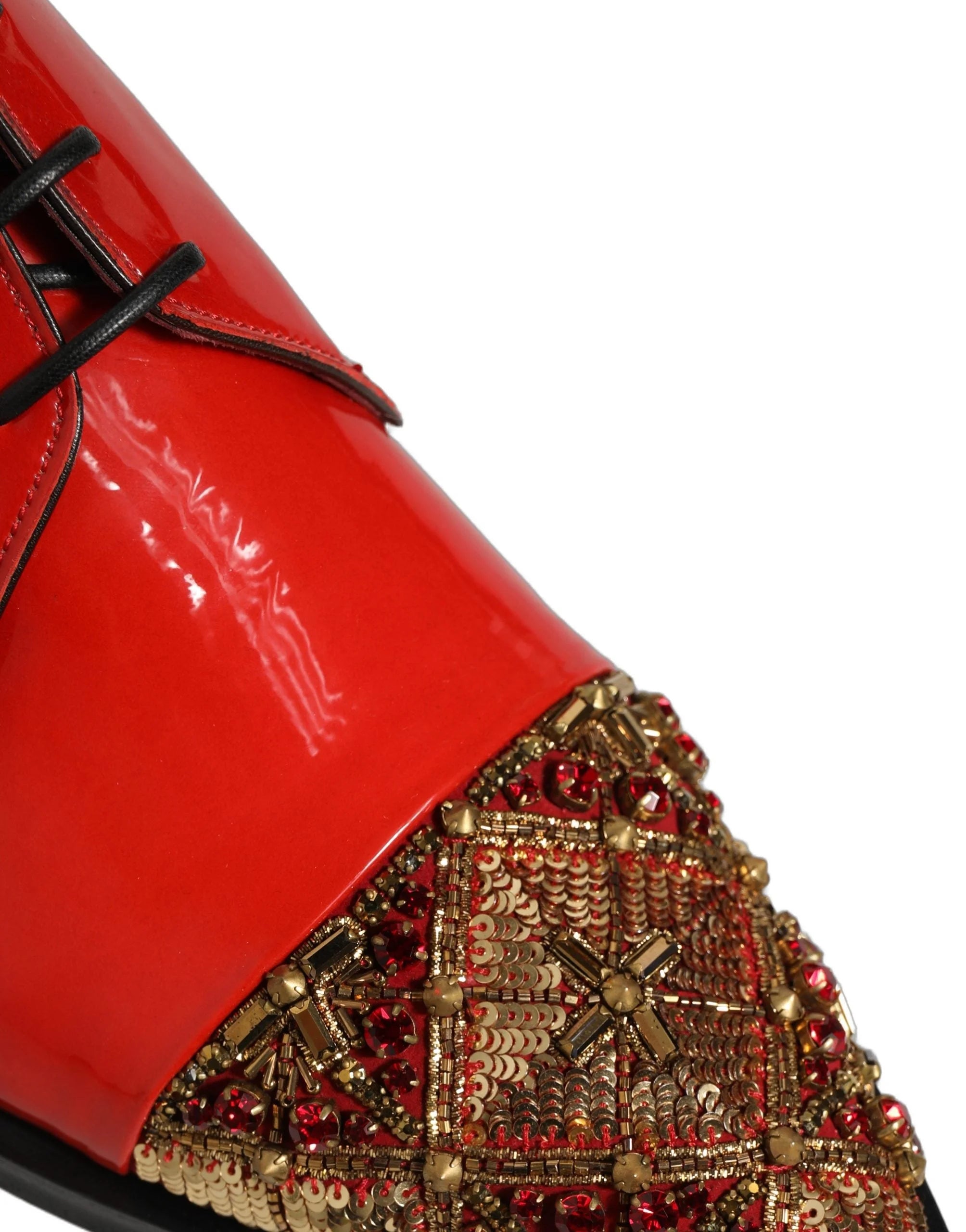 Zapatos de vestir Derby rojos de cuero para hombre de Dolce & Gabbana con adornos de cristal, vista frontal.