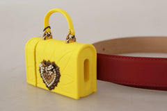 Bagsiden af Dolce & Gabbana Devotion bælte i levende rød læder, der fremhæver det rene finish og håndværket.