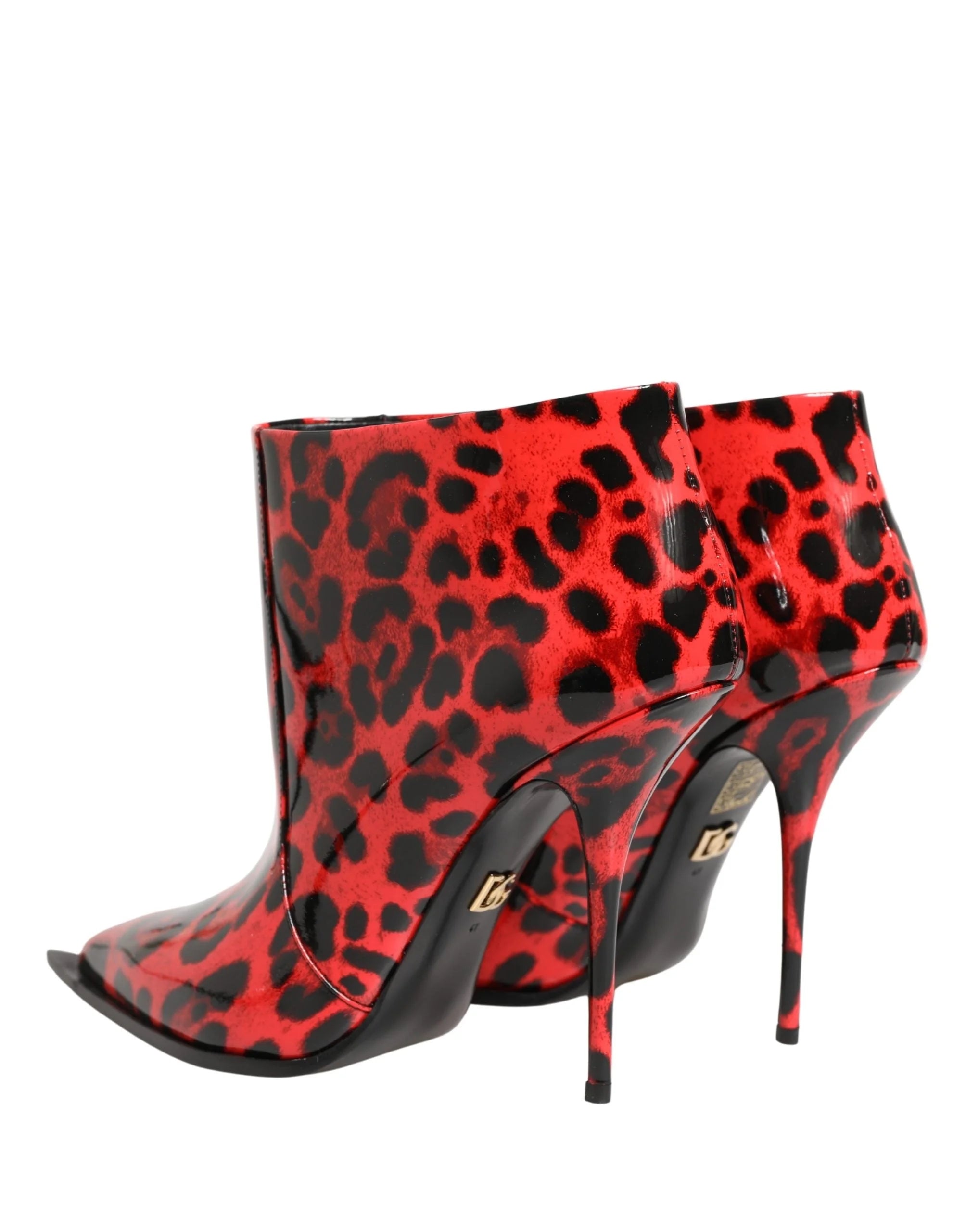 Vue de dessus des bottines Dolce & Gabbana montrant le bout pointu et la texture luxueuse de la soie. 