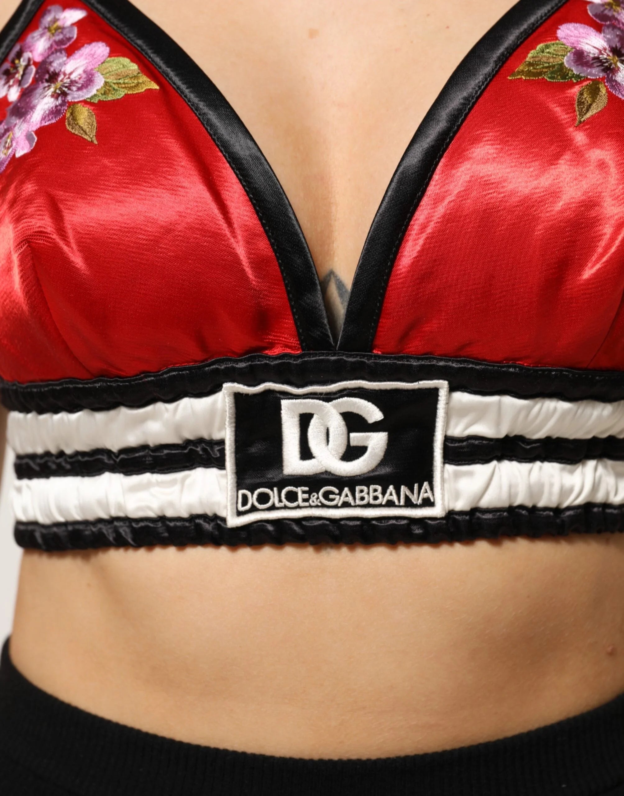 Dolce & Gabbana Red Satin Floral Embroidered Bralette Crop Top - IT40|S - Bras