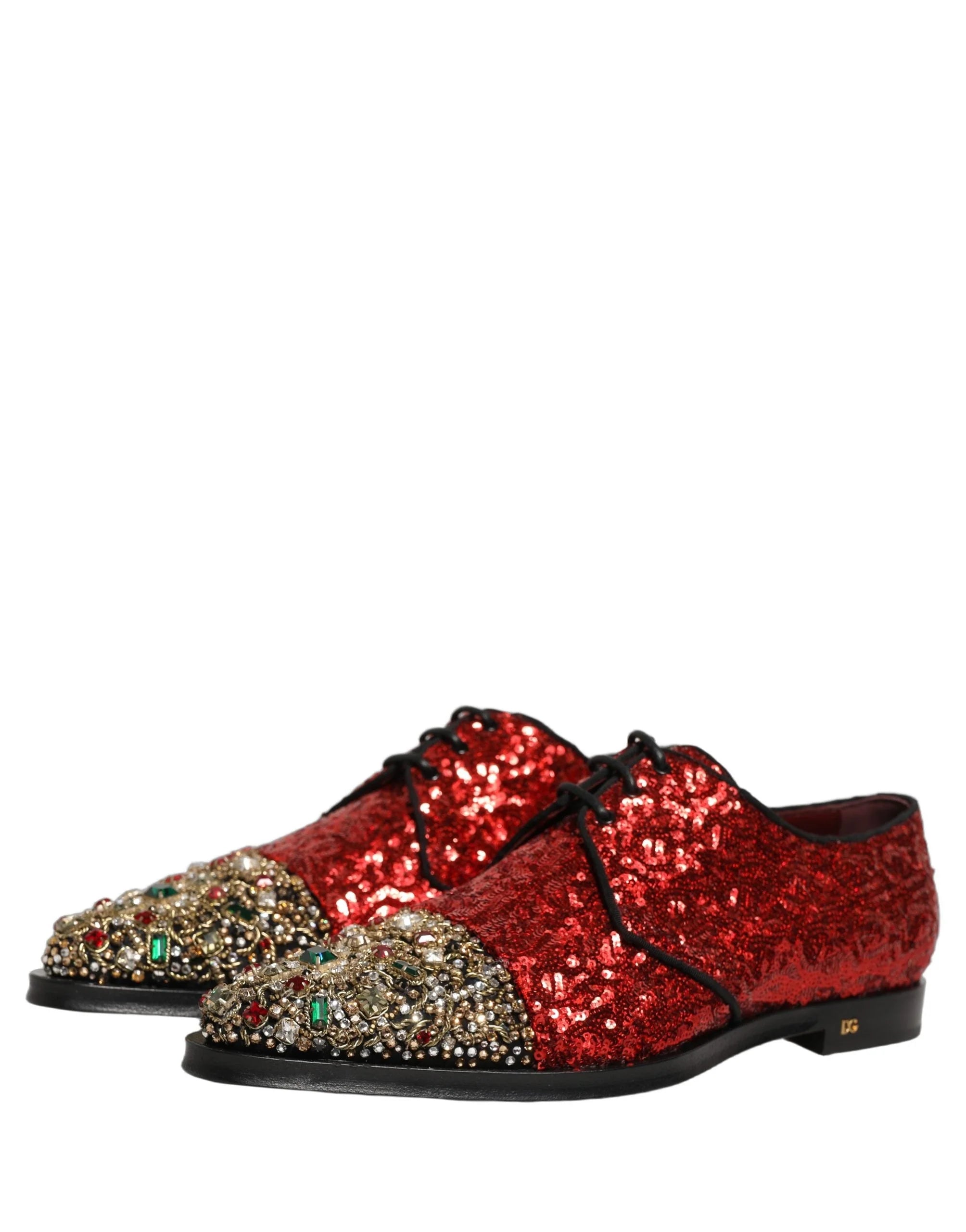 Top-Down-Perspektive auf rote, pailletenbesetzte Herrenschuhe von Dolce & Gabbana mit Lederinnenfutter.
