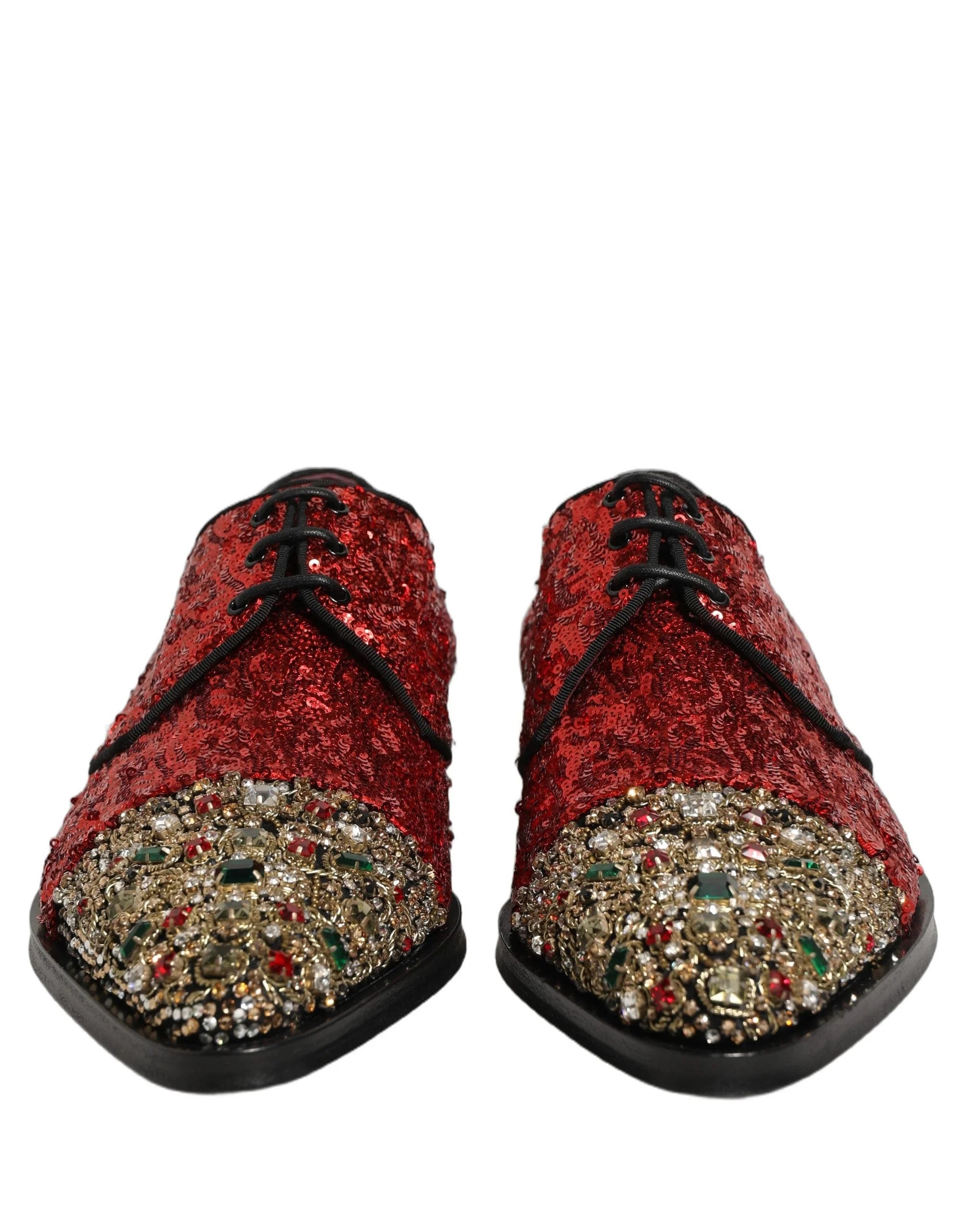 Seitenansicht der roten, pailletenbesetzten Dolce & Gabbana Derby-Schuhe mit schlanker Ledersohle und tonalen Schnürsenkeln.