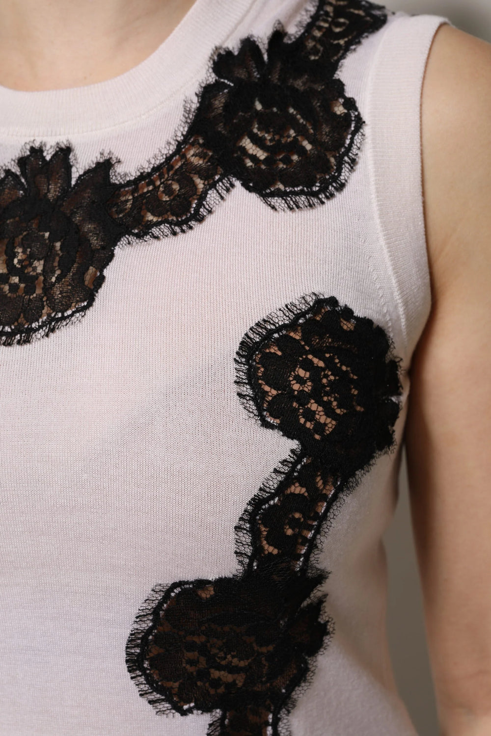 Dolce & Gabbana White Cashmere Floral Lace Detailing Tank Top - IT38 | XS - Tank Tops