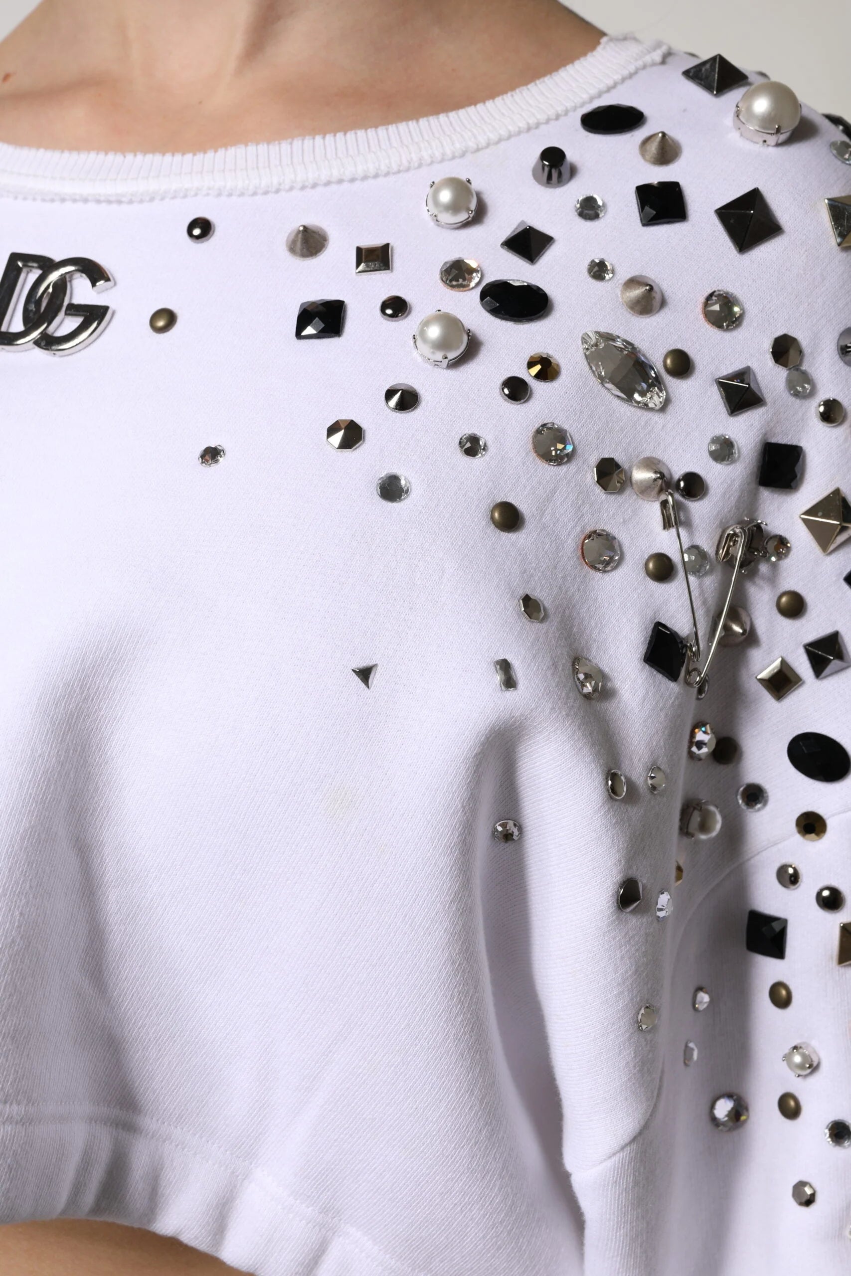 Dolce & Gabbana White Embellished Long Sleeve Cropped Sweater - IT40|S - Sweaters
