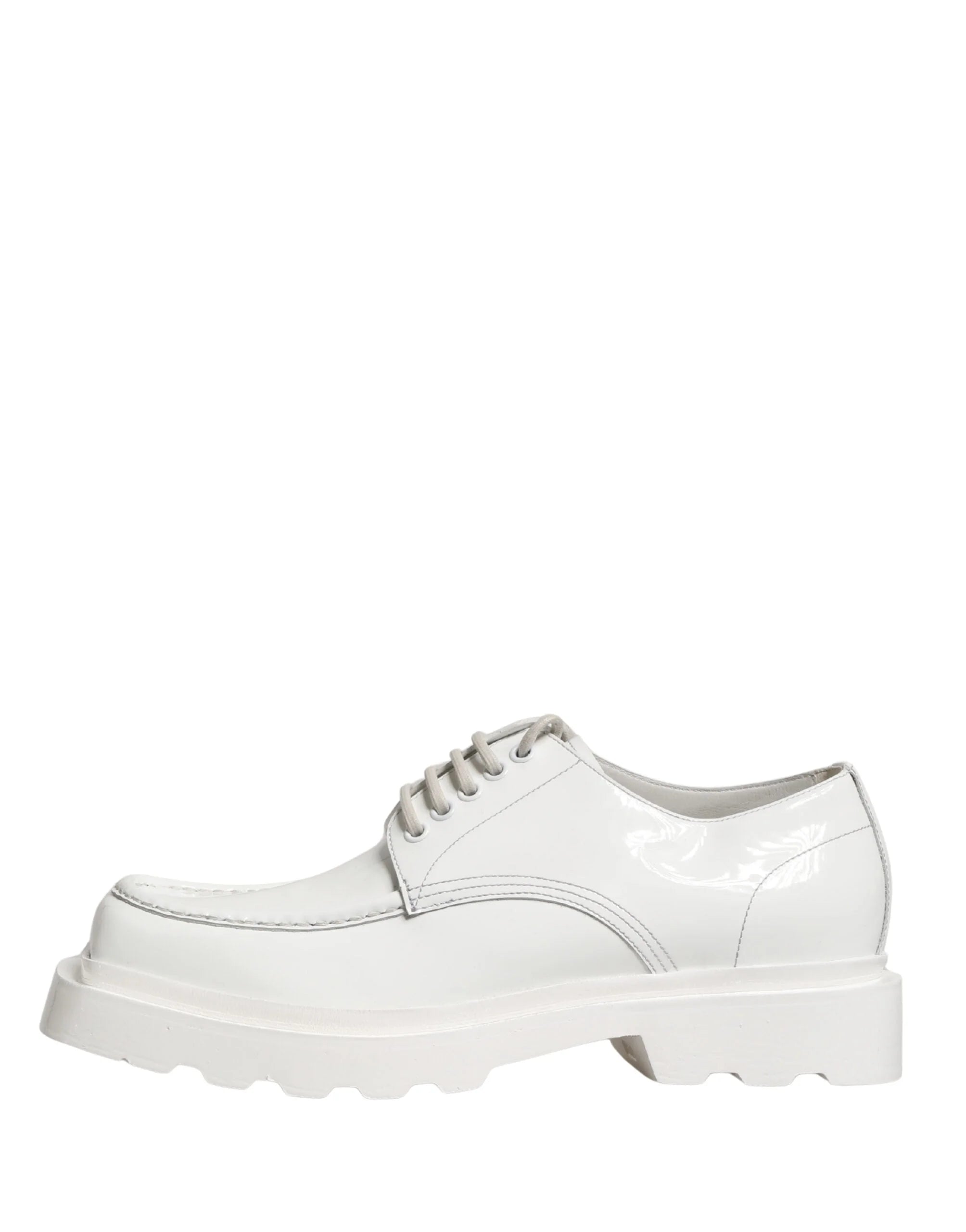 Close-up of the premium white leather texture and precision stitching on the Dolce & Gabbana chunky Derby shoe.