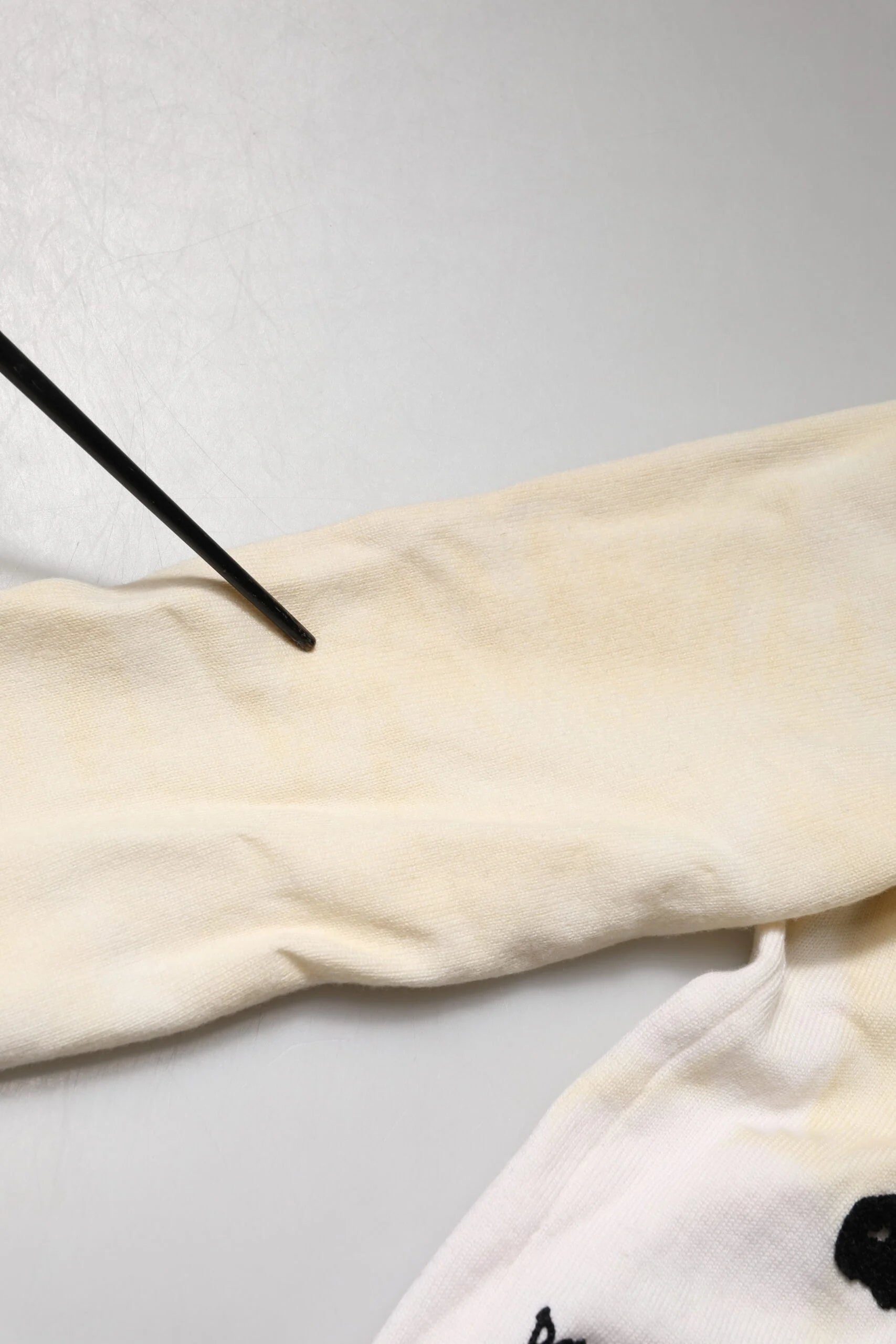 Dolce & Gabbana White Virgin Wool Graphic Logo Crewneck Sweater - IT50 | L