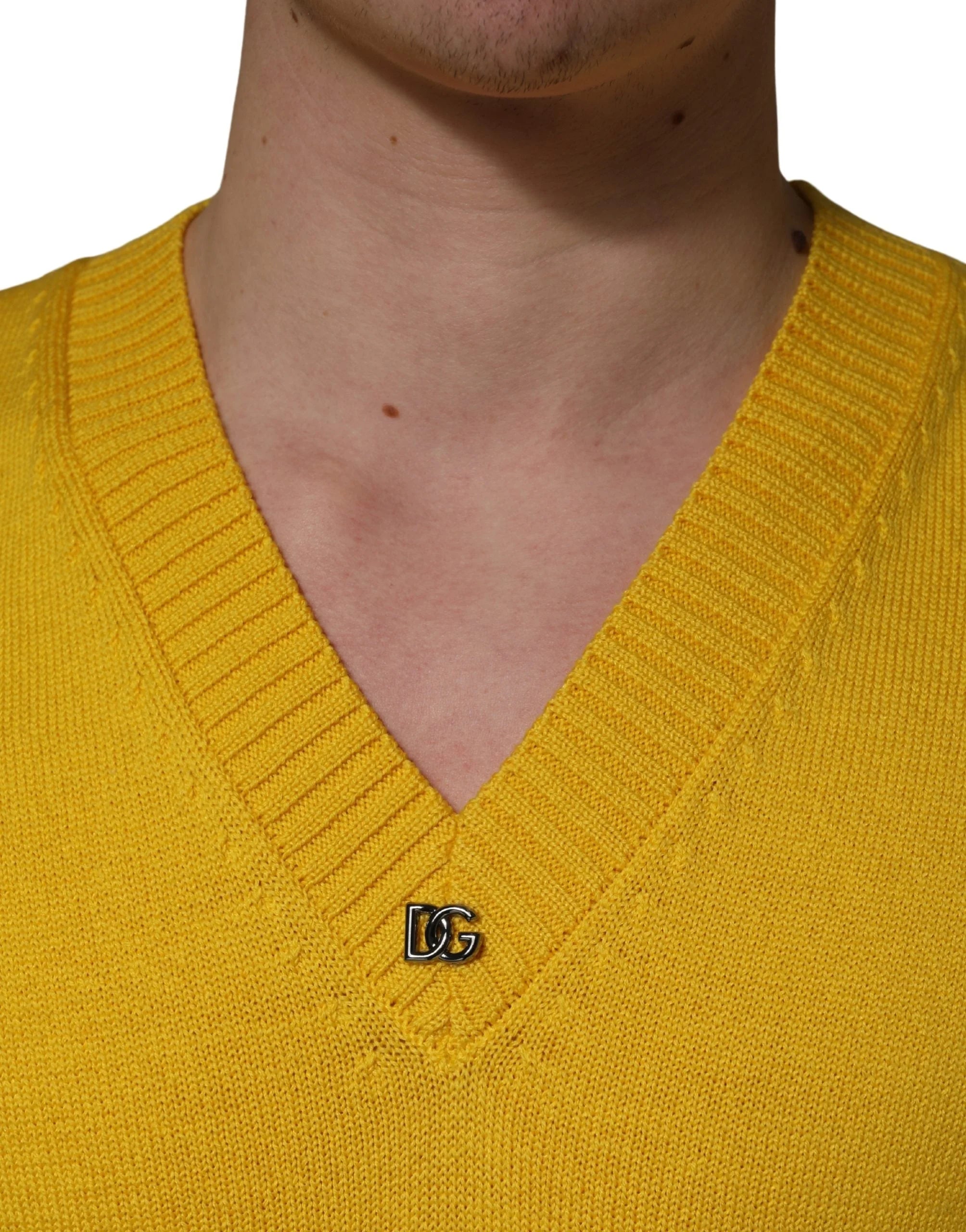 Dolce & Gabbana Wool Knitted V-Neck Pullover Yellow - IT48 | M