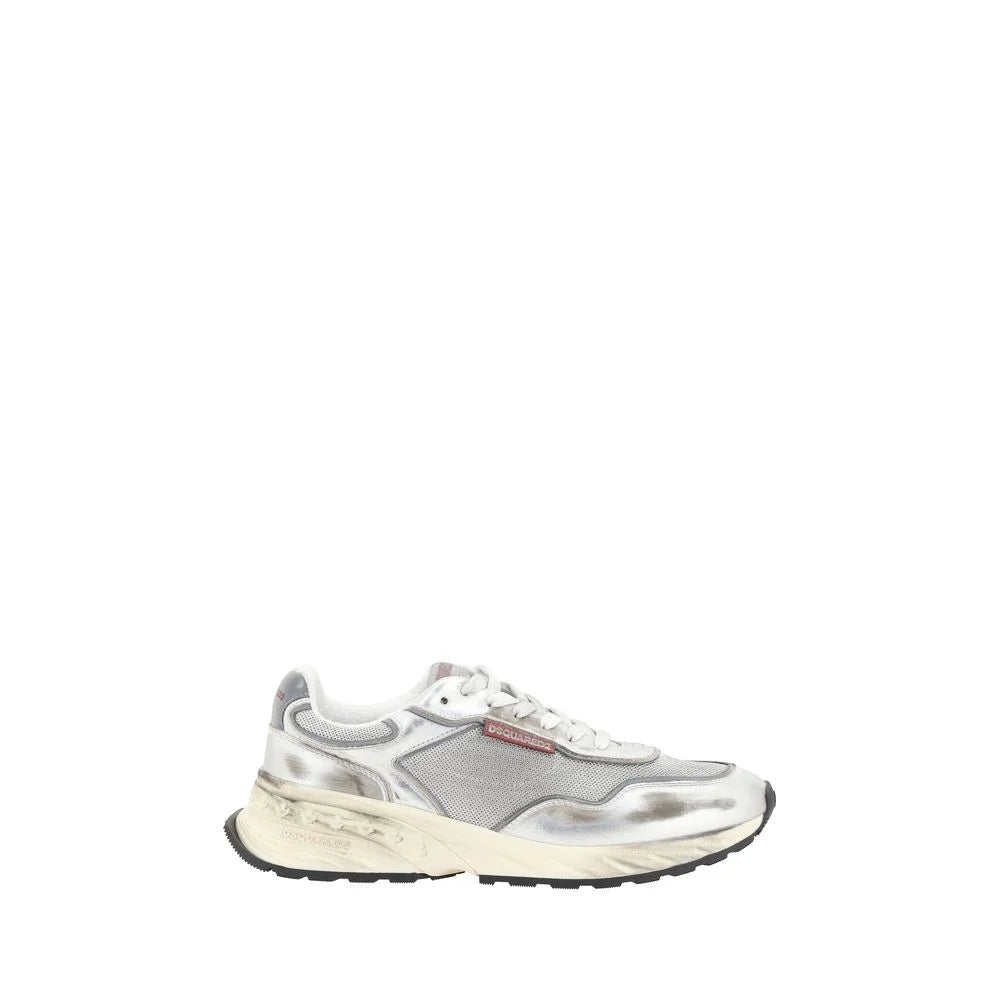 Dsquared² witte sneakers van kalfshuid Bos Taurus met een minimalistisch low-top silhouet en tonale veter sluiting.
