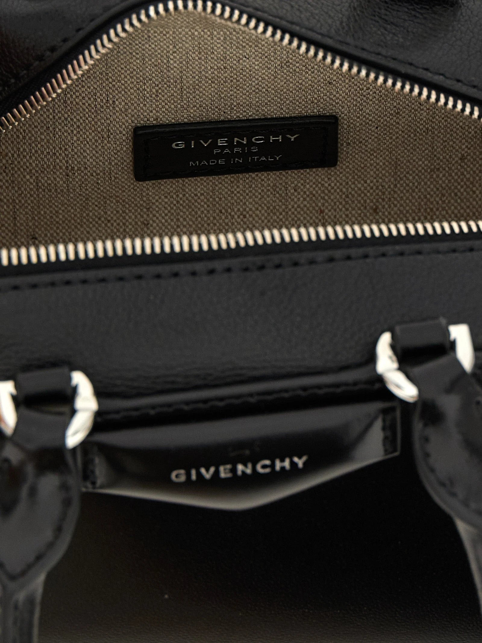 Geantă de mână Givenchy din piele de vițel neagră
