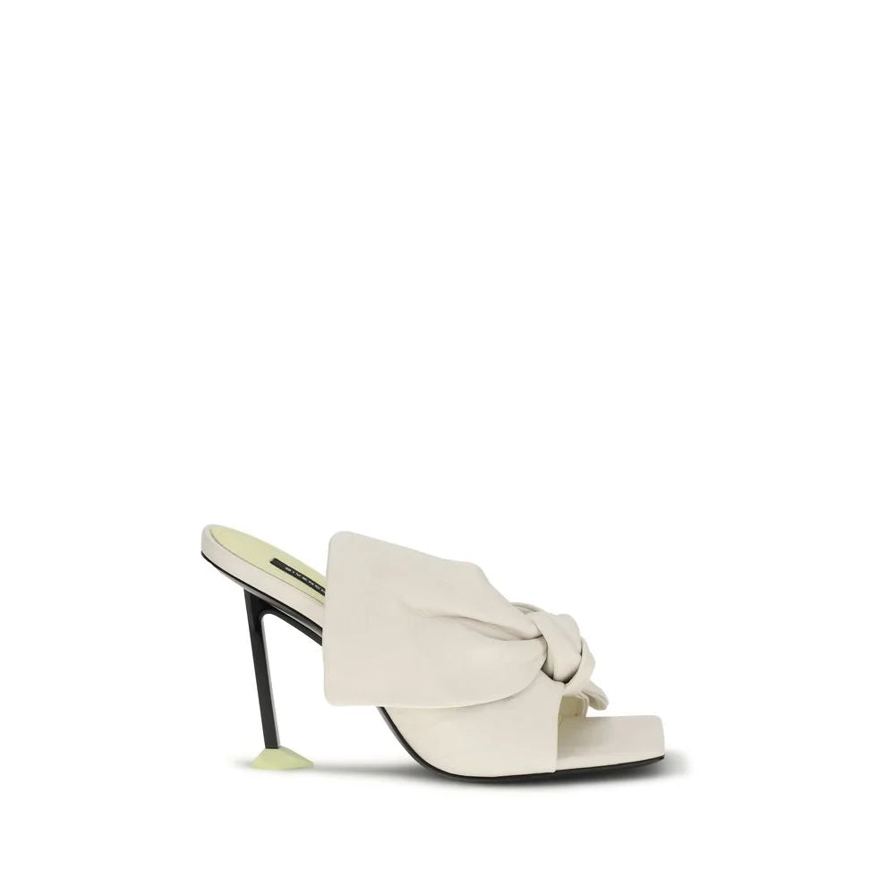 Givenchy Valkoiset Lampaanvuodan Ovis Aries Sandaalit