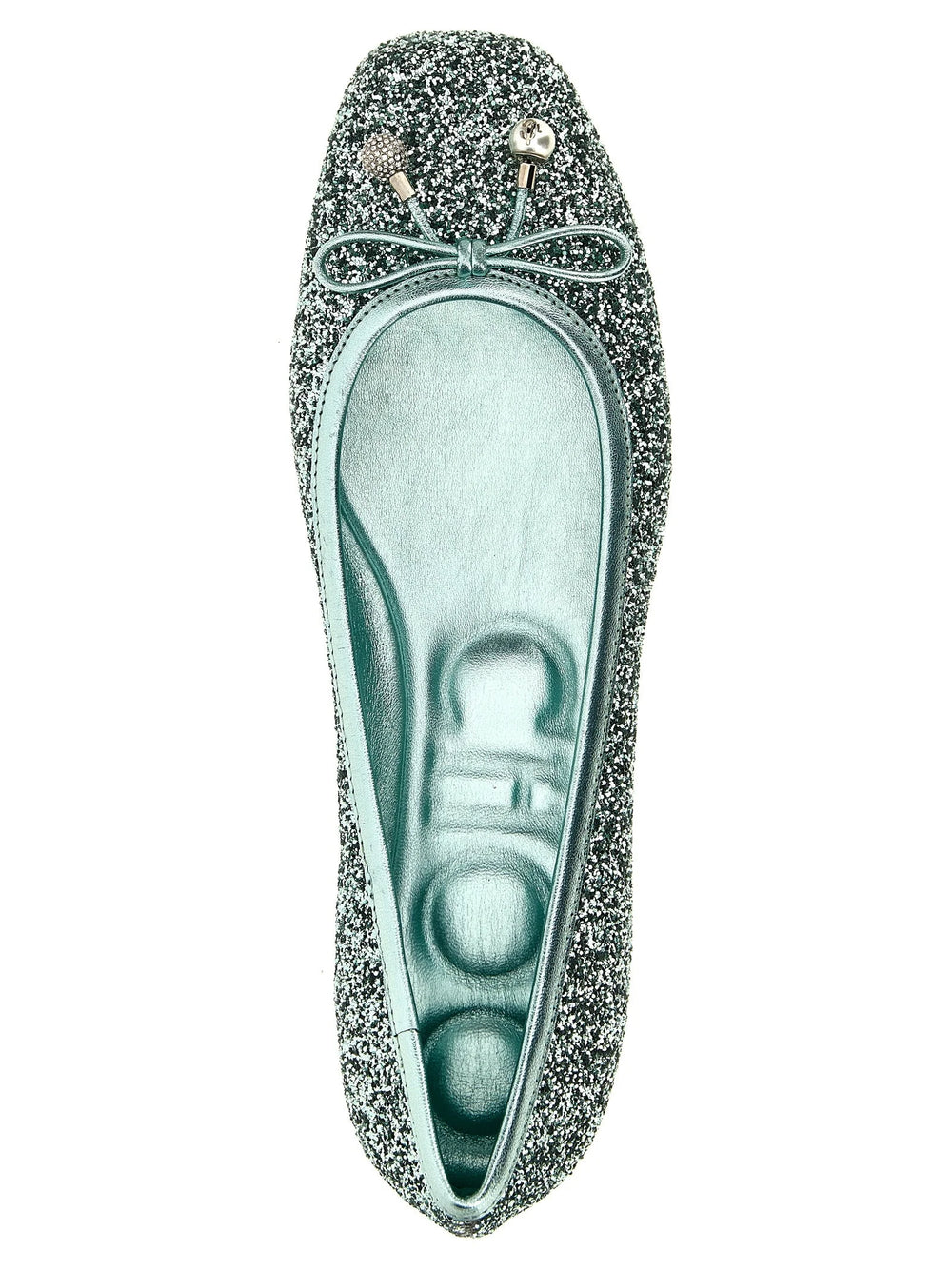 Zbliżenie na materiał z tkaniny Jimmy Choo i kontrastujący nosek, ukazujące skomplikowany splot i luksusowe wykonanie.