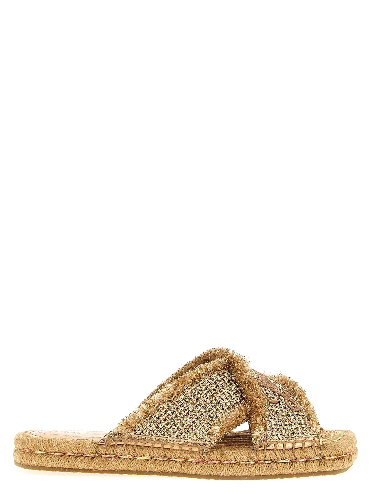 Zlaté sandály Jimmy Choo z textilu s třpytivým kovovým povrchem a elegantní plochou podrážkou pro rafinovaný letní styl.