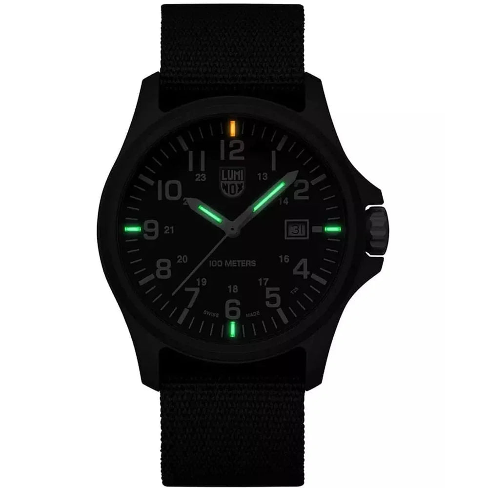 Zegarek sportowy Luminox czarny z nylonu - Zegarki