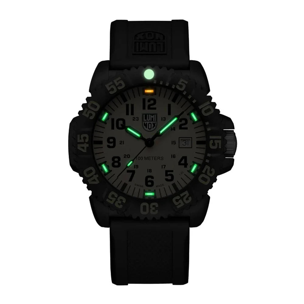 Montre Sport Résine Noire Luminox