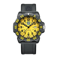 Montre de sport en résine noire Luminox