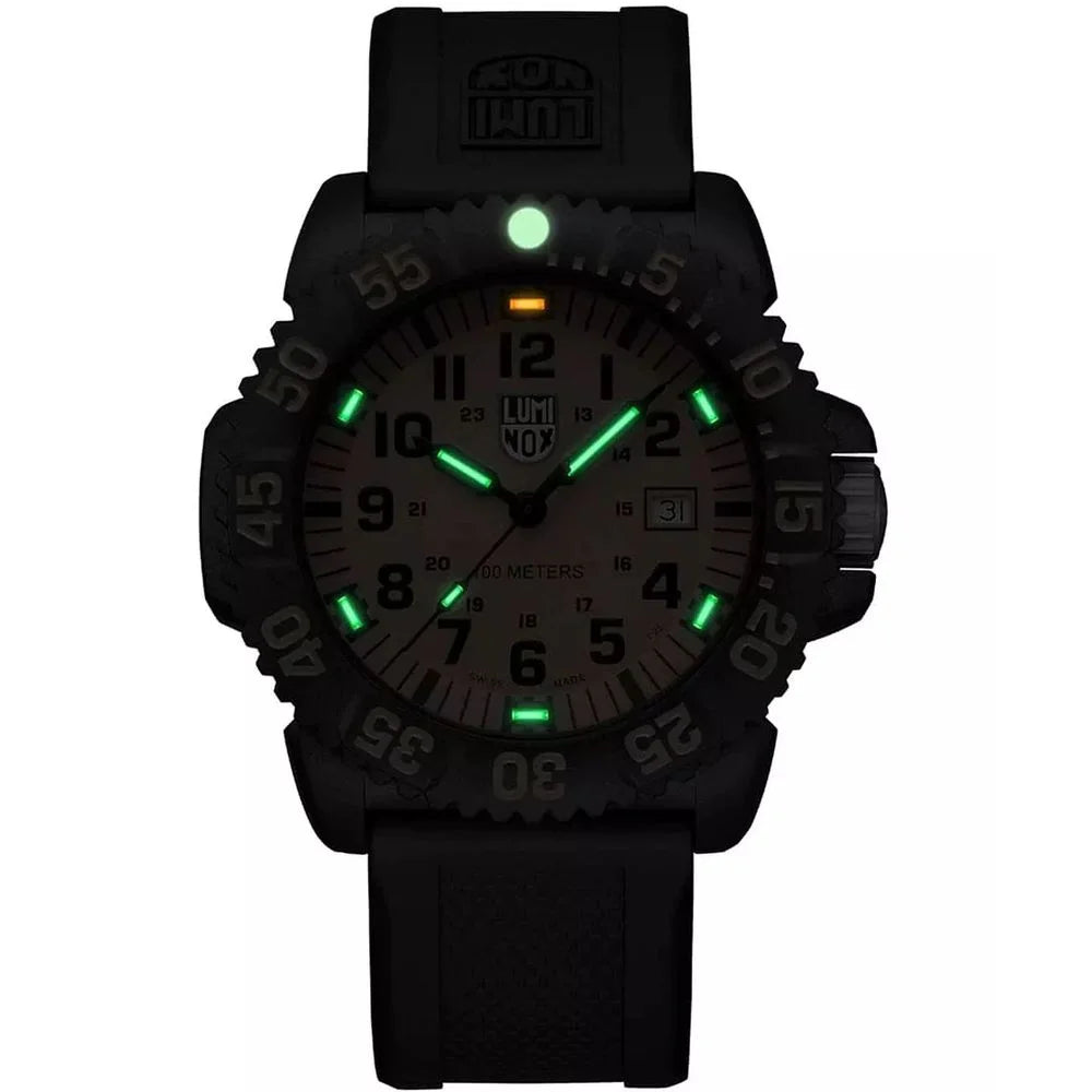 Montre de sport en résine noire Luminox - Montres