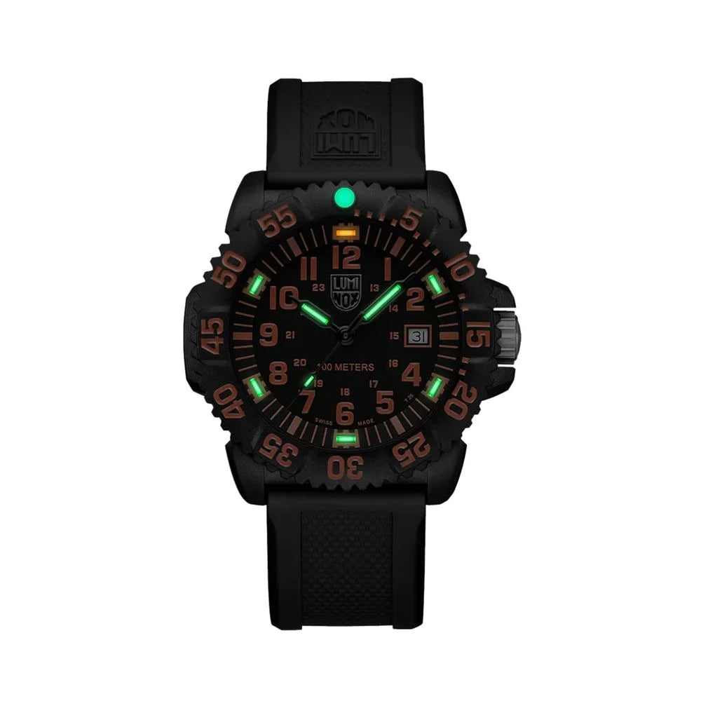 Montre de sport en résine noire Luminox - Montres