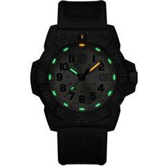 Luminox fekete gumi sportóra - Órák