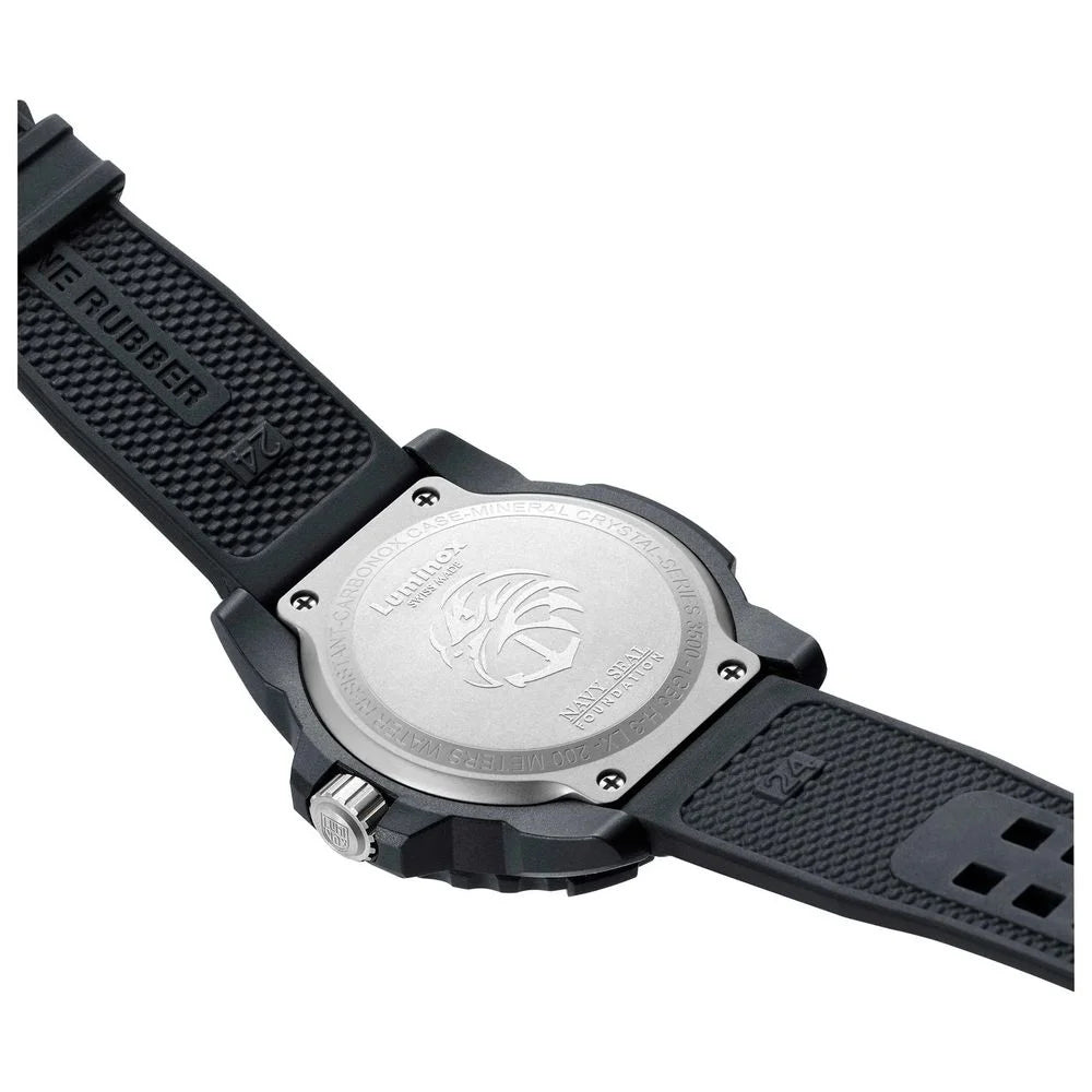 Luminox fekete gumi sportóra - Órák