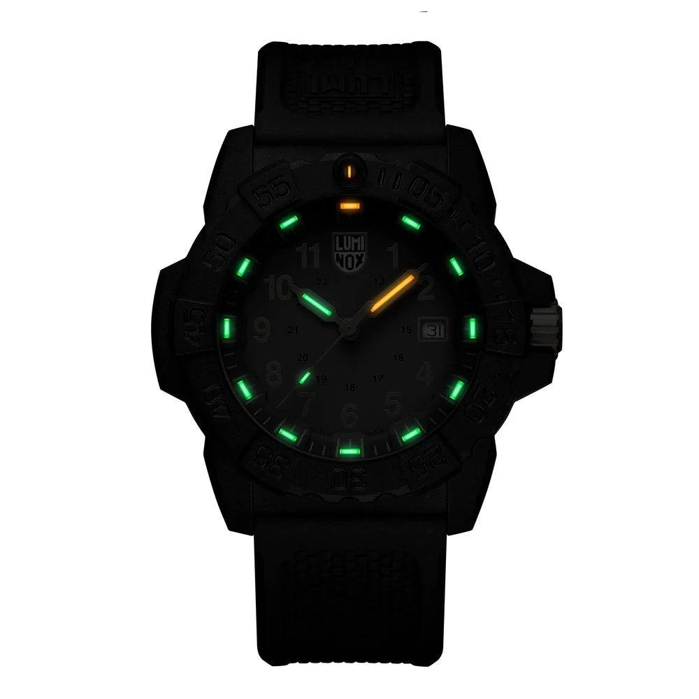 Montre de sport en caoutchouc noir Luminox - Montres