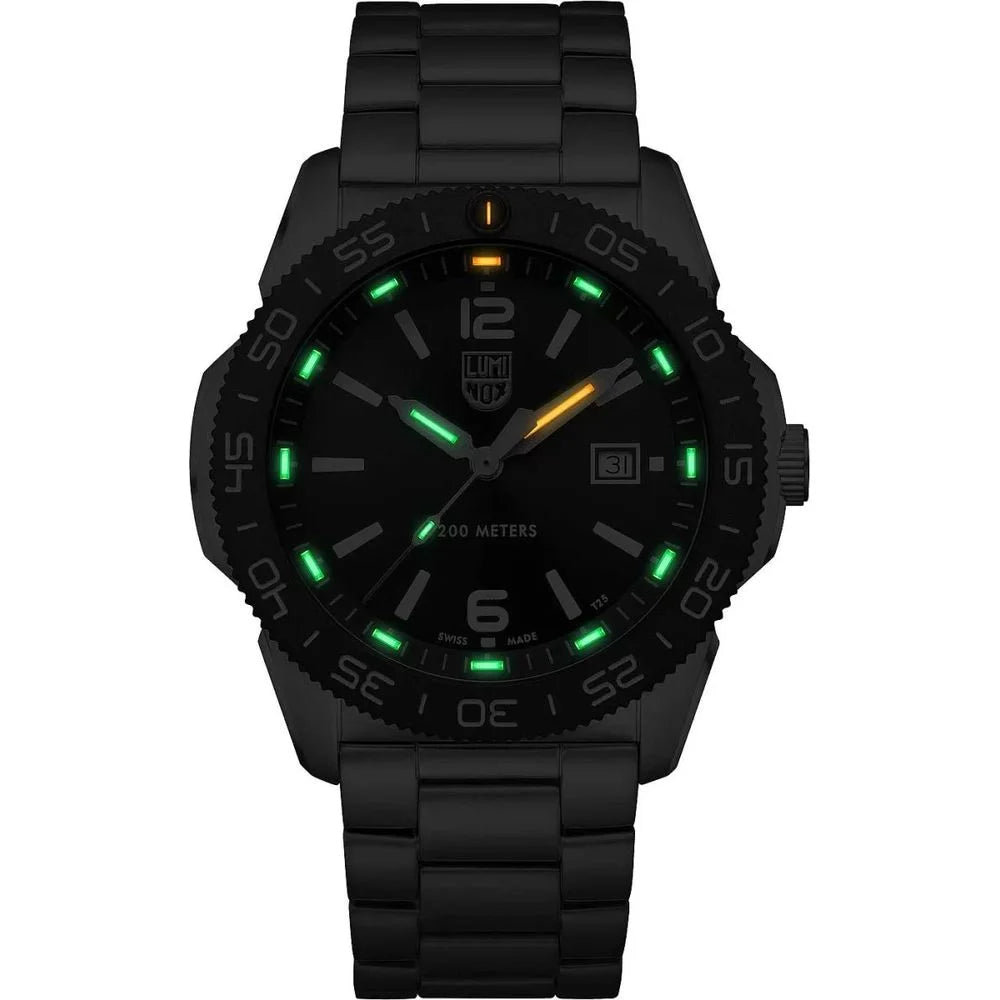 Montre de sport Luminox en acier inoxydable gris - Montres