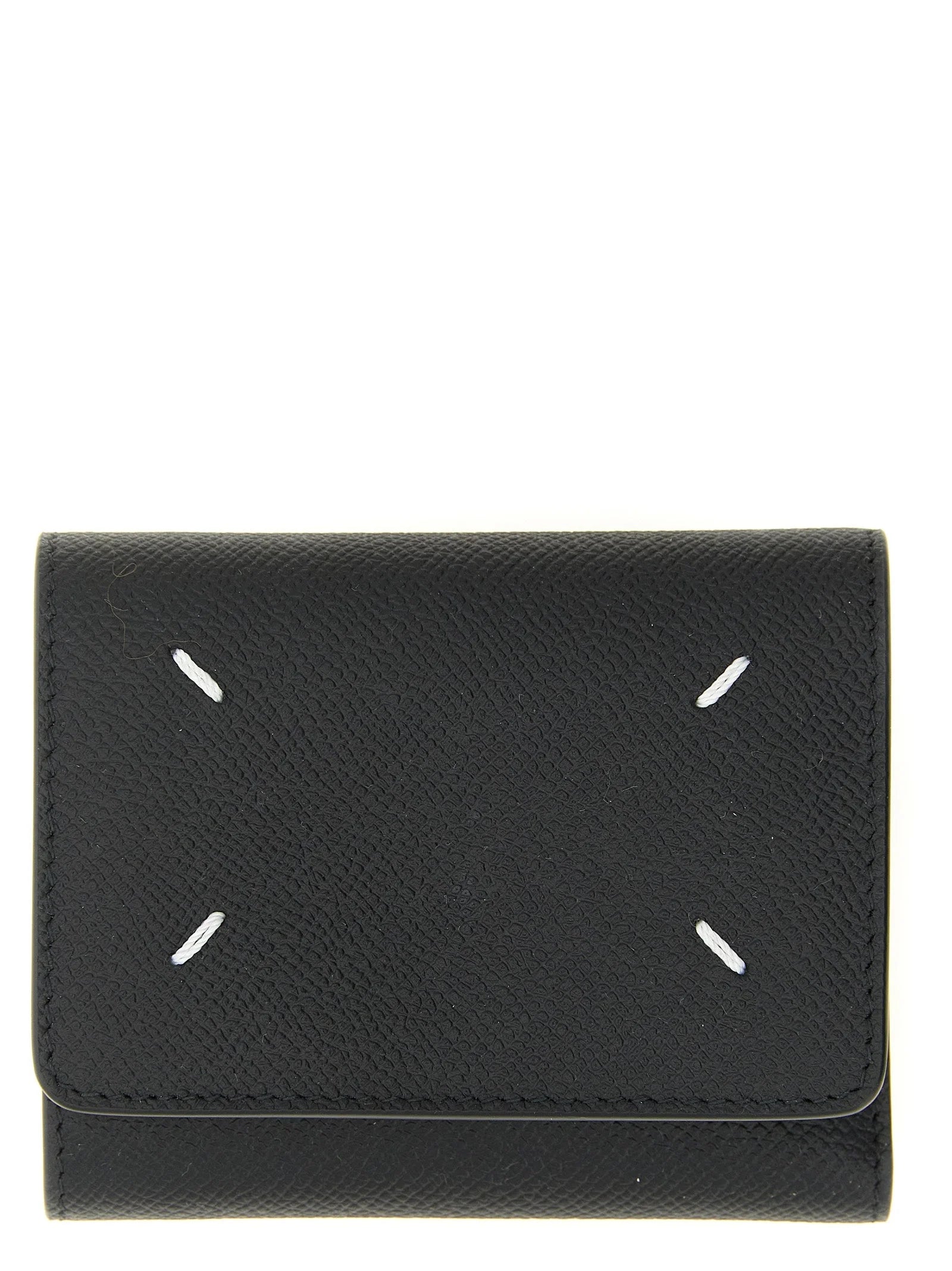 Porte-cartes en veau noir Margiela featuring les quatre coutures blanches emblématiques sur un extérieur en cuir minimaliste.