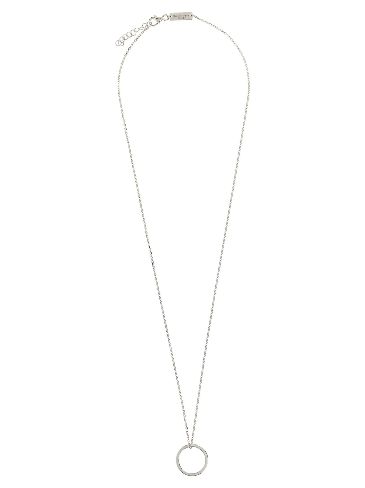 Maison Margiela sterling ezüst nyaklánc minimalista lánccal és csiszolt medállal, elegáns férfias megjelenésért.