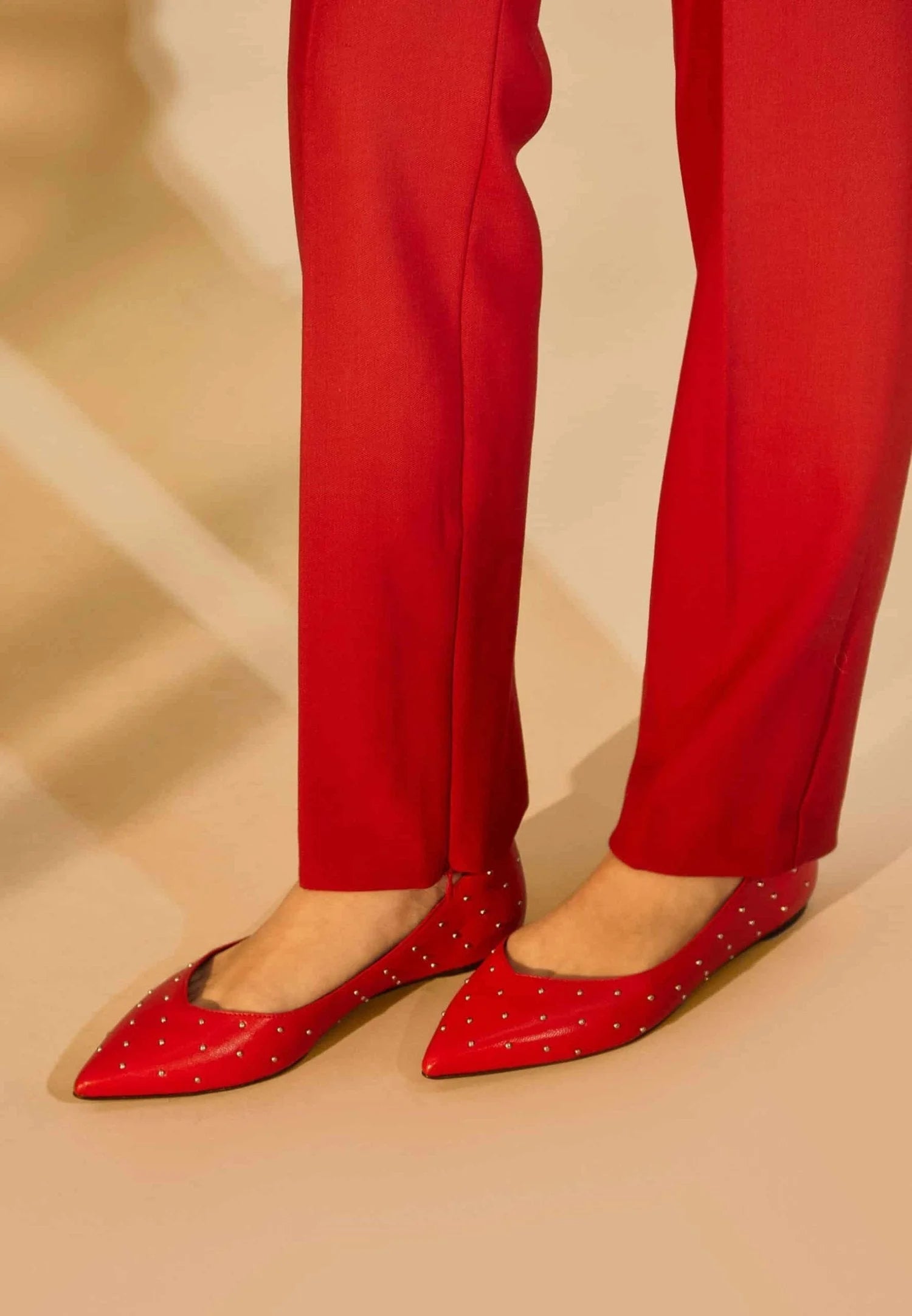 Mangará Atelier Red Leather Ballerinas Hamelia – Pointed-Toe Flats With Studs