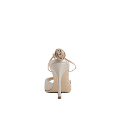 Manolo Blahnik Sandales à Talons Stiletto en Soie Beige