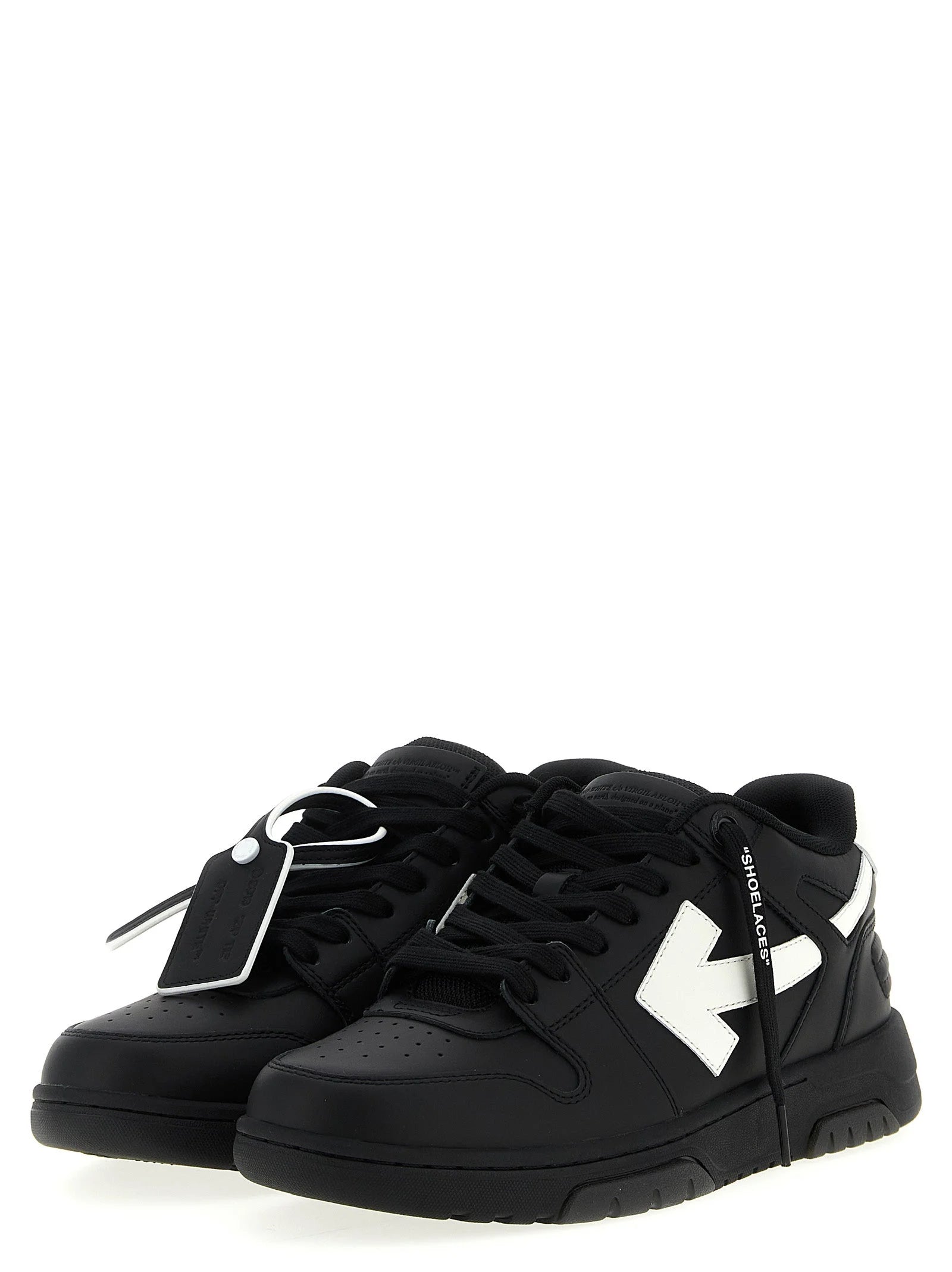 Profil Off-White bicolor tenisek z boku ukazující kontrastní panely a odolnou gumovou podrážku.
