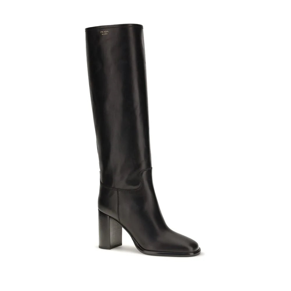 Prada Botas de salto alto em pele de vitelo preta Bos Taurus