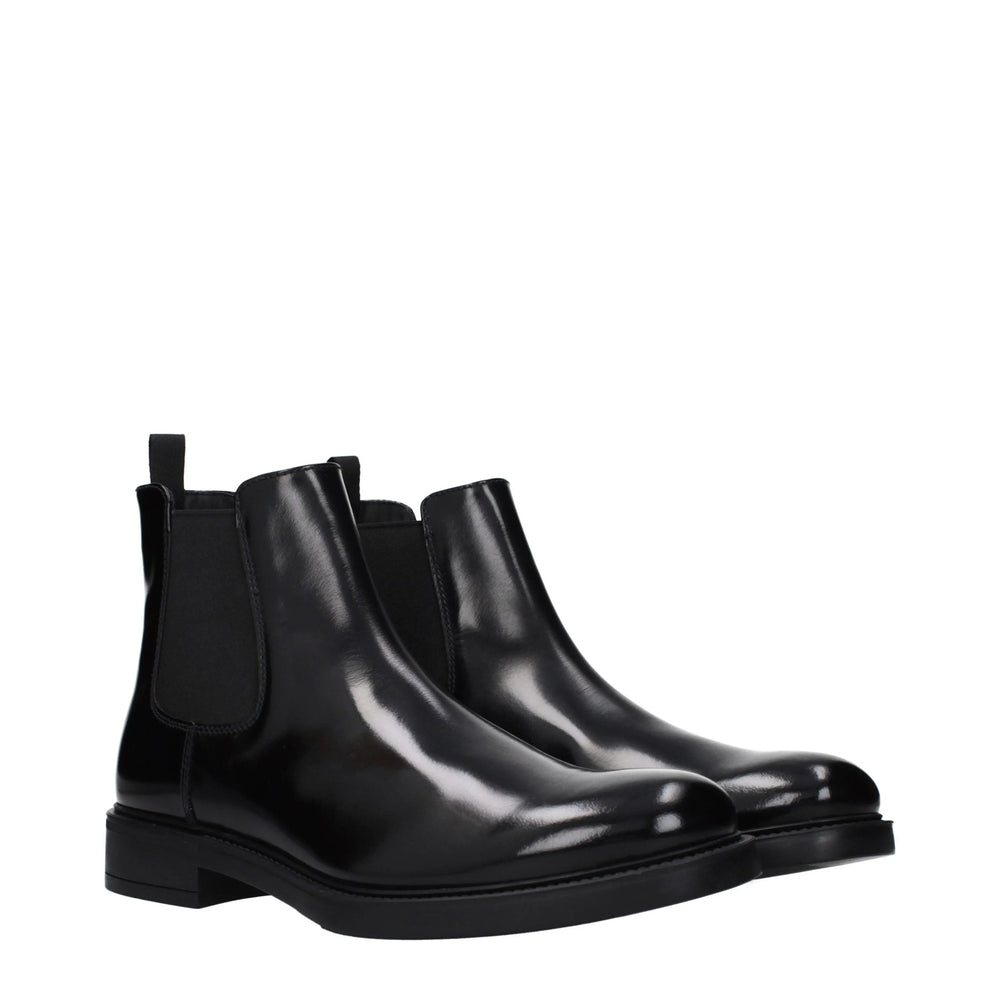 حذاء بوت الكاحل الجلدي الأسود من Prada - 7