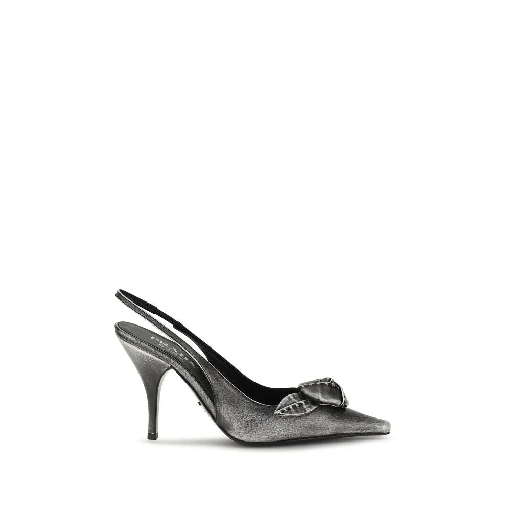 Pumps Prada in pelle di capra grigia con tacco alto