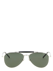 Pohľad spredu na slnečné okuliare Saint Laurent zo strieborného acetátu s elegantným obdĺžnikovým rámom a tmavými tónovanými sklami.