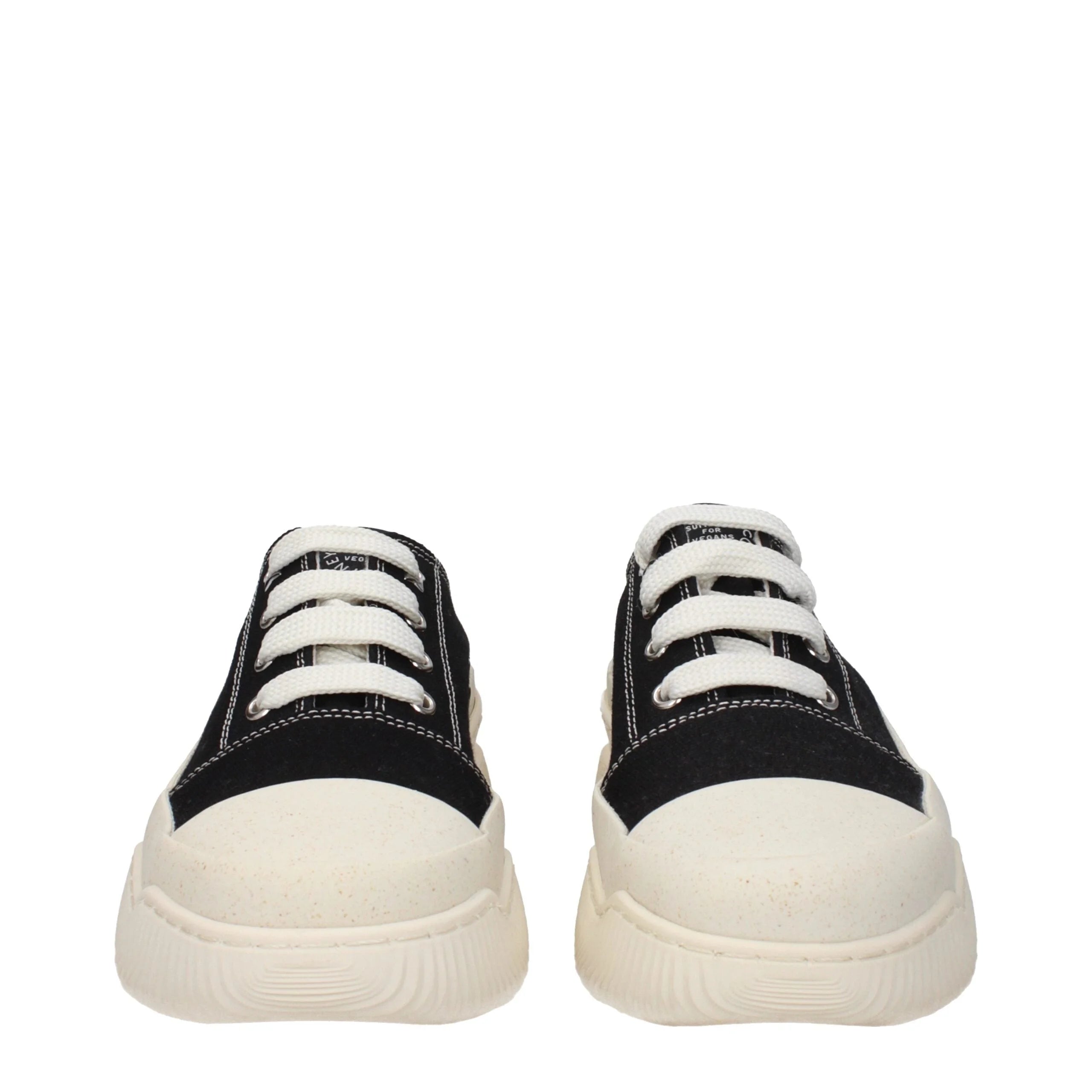 Vue arrière des baskets chunky Stella McCartney mettant en valeur le soufflet à l'arrière du talon et la silhouette plateforme structurée.