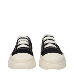 Vue arrière des baskets chunky Stella McCartney mettant en valeur le soufflet à l'arrière du talon et la silhouette plateforme structurée.