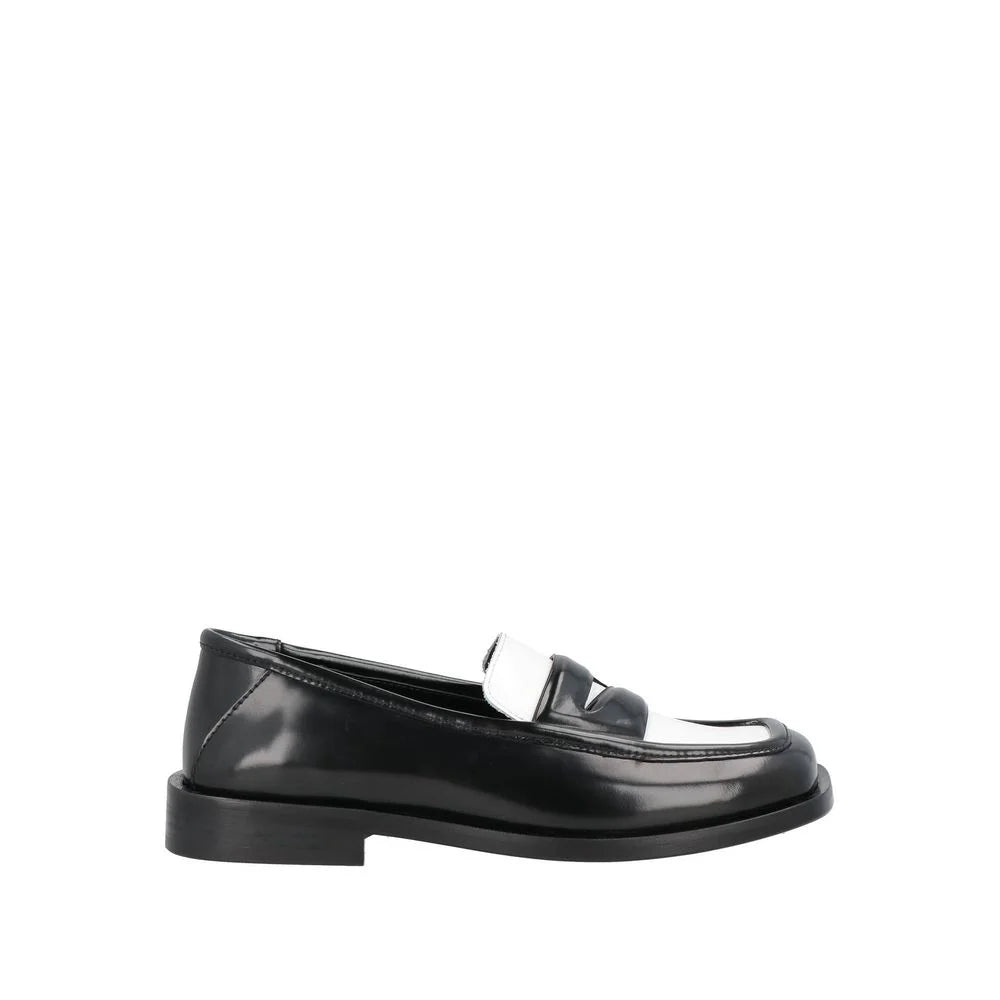The Attico Black Leather Slip-On Loafers - EU40/US10