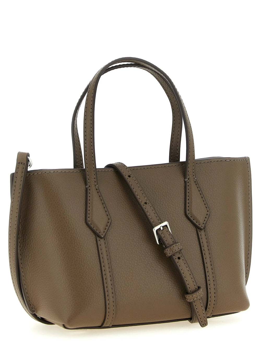 Perfil lateral del bolso tote marrón de cuero de Tory Burch que muestra la profundidad delgada y la costura refinada del borde.